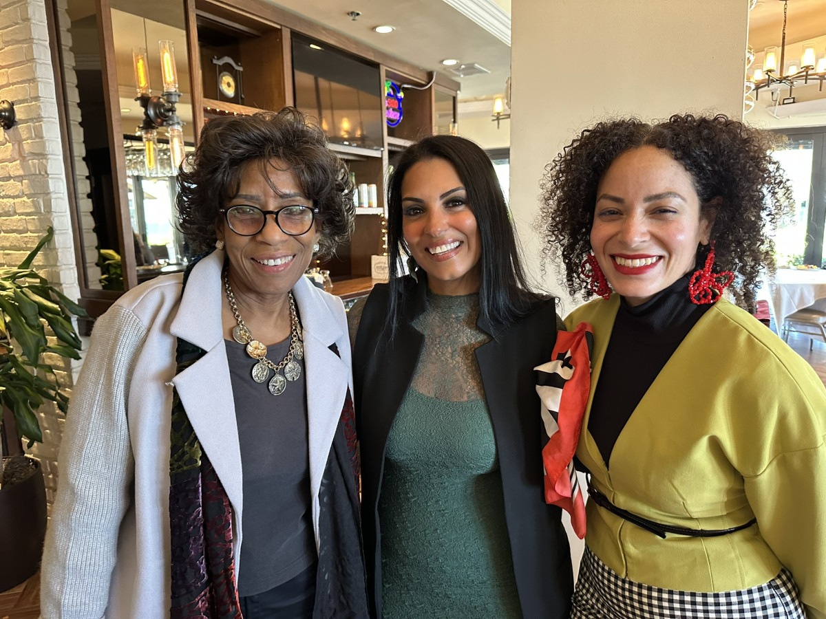 Newsworthy Stories Bring Your Business to the Beach: NetWORKcation