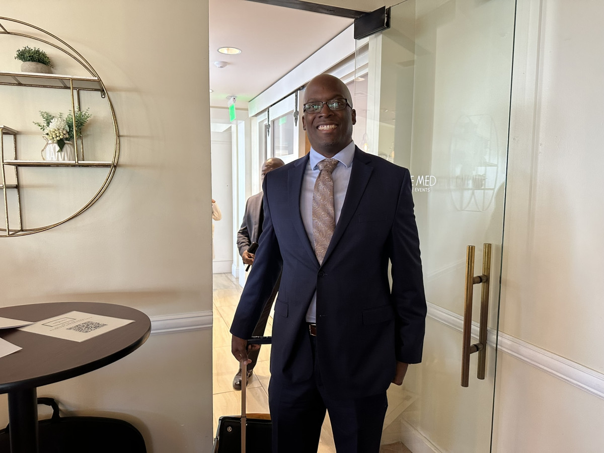 Newsworthy Stories Bring Your Business to the Beach: NetWORKcation