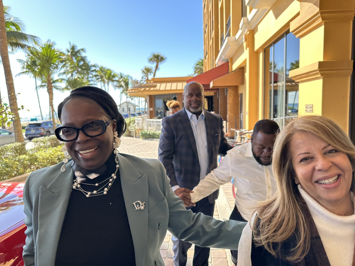 Newsworthy Stories Bring Your Business to the Beach: NetWORKcation