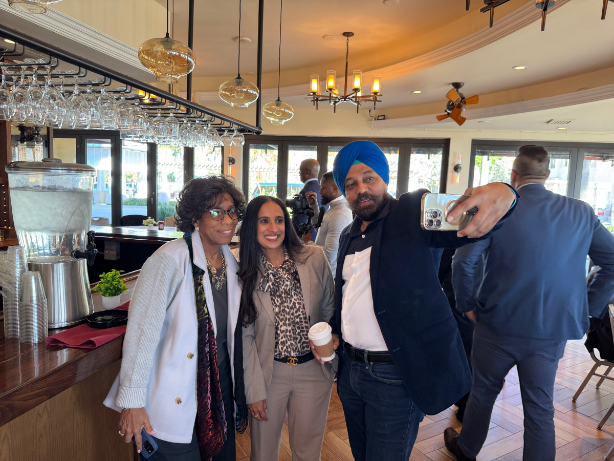 Newsworthy Stories Bring Your Business to the Beach: NetWORKcation